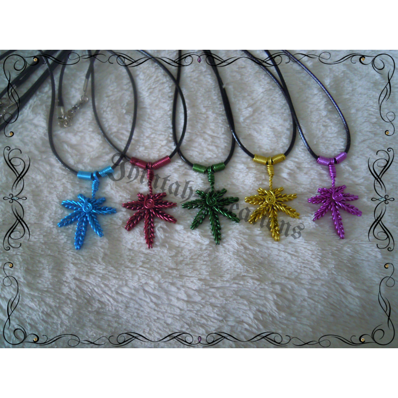 Collier feuille de chanvre